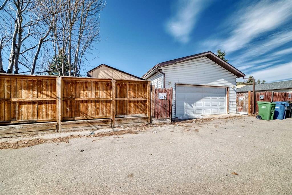 6735 Temple Drive Ne, Calgary, AB - Outdoor