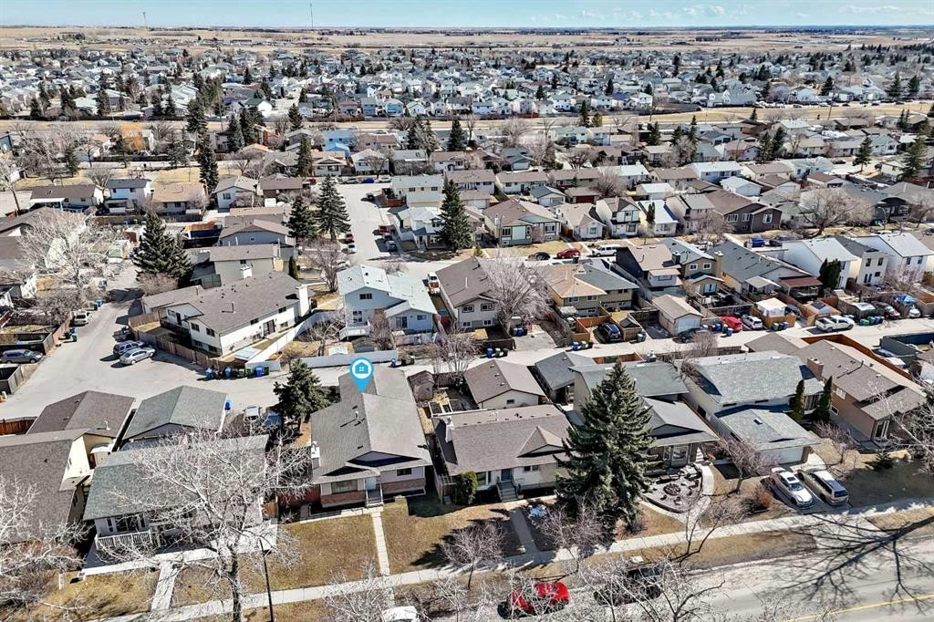 6735 Temple Drive Ne, Calgary, AB - Outdoor With View