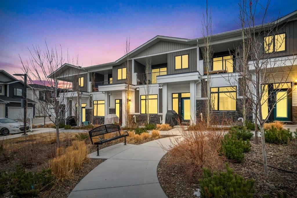 210 Crestbrook Common Sw, Calgary, AB - Outdoor With Facade