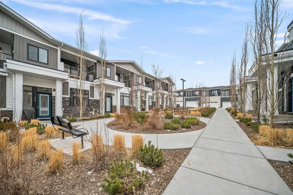 210 Crestbrook Common Sw, Calgary, AB - Outdoor With Facade