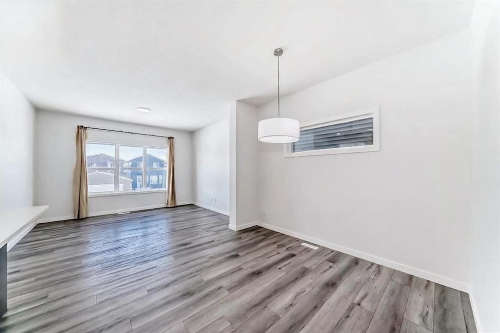 615 Lucas Boulevard Nw, Calgary, AB - Indoor Photo Showing Other Room
