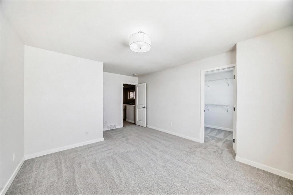 615 Lucas Boulevard Nw, Calgary, AB - Indoor Photo Showing Other Room