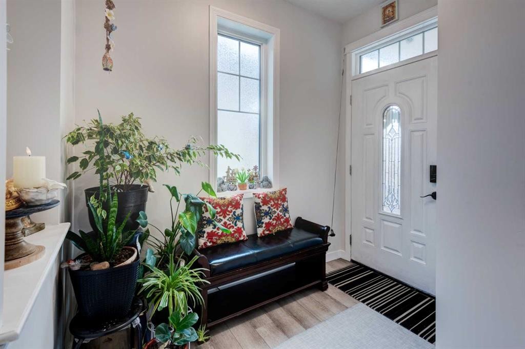 52 Bridlemeadows Common Sw, Calgary, AB - Indoor Photo Showing Other Room
