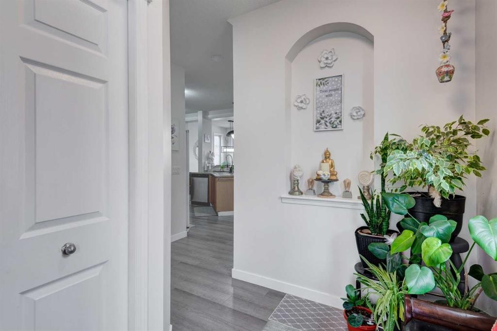 52 Bridlemeadows Common Sw, Calgary, AB - Indoor Photo Showing Other Room