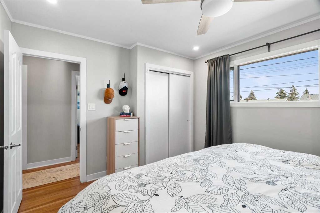 6112 Buckthorn Road Nw, Calgary, AB - Indoor Photo Showing Bedroom