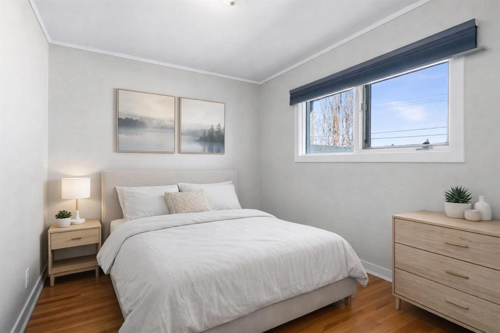 6112 Buckthorn Road Nw, Calgary, AB - Indoor Photo Showing Bedroom