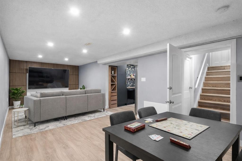 6112 Buckthorn Road Nw, Calgary, AB - Indoor