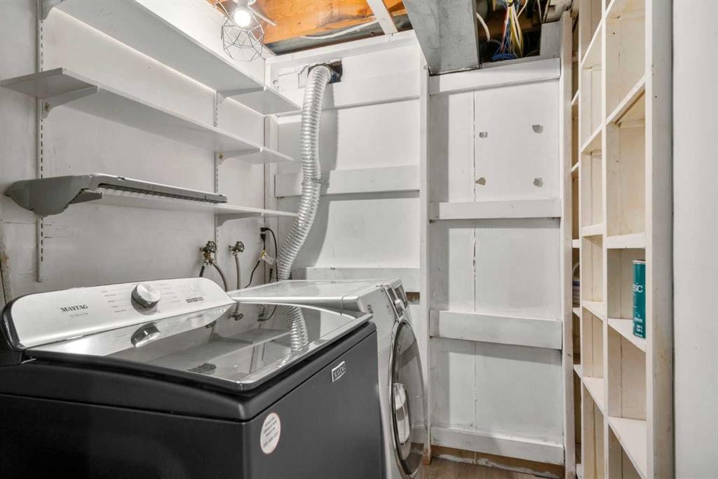 6112 Buckthorn Road Nw, Calgary, AB - Indoor Photo Showing Laundry Room