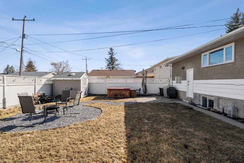 6112 Buckthorn Road Nw, Calgary, AB - Outdoor