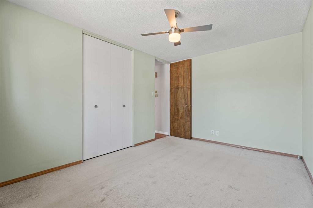 8 Van Horne Crescent Ne, Calgary, AB - Indoor Photo Showing Other Room