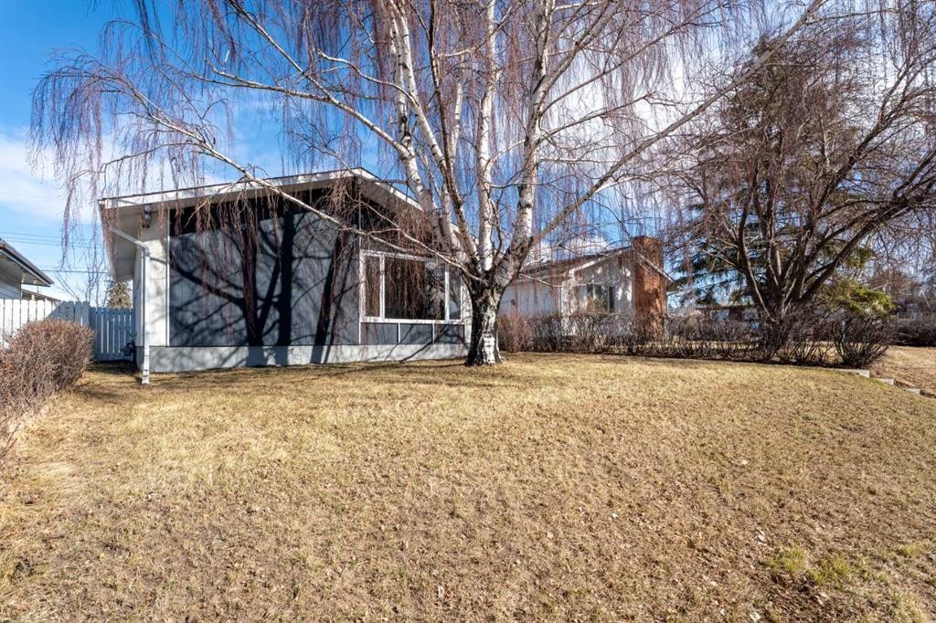 8 Van Horne Crescent Ne, Calgary, AB - Outdoor