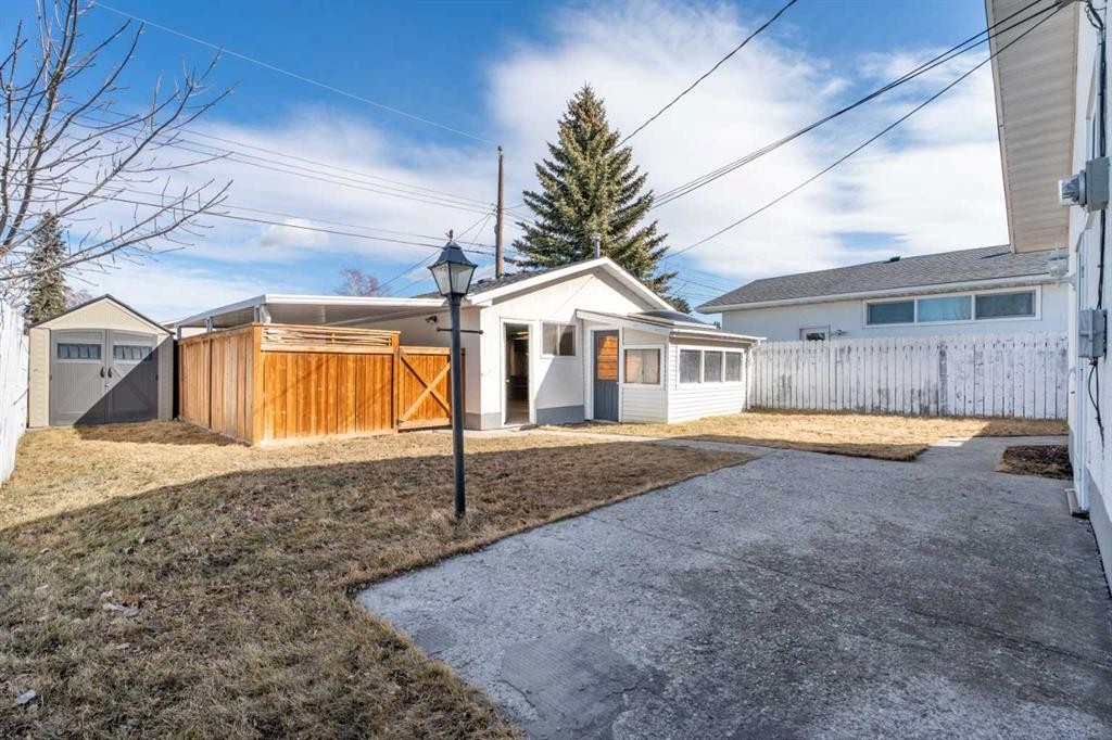 8 Van Horne Crescent Ne, Calgary, AB - Outdoor