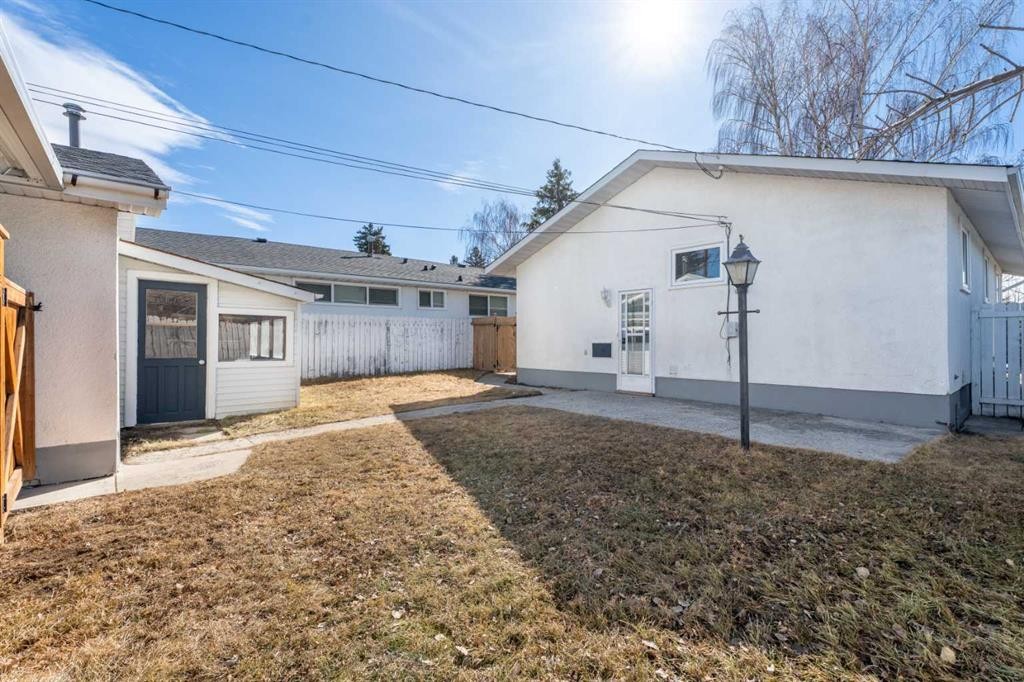 8 Van Horne Crescent Ne, Calgary, AB - Outdoor