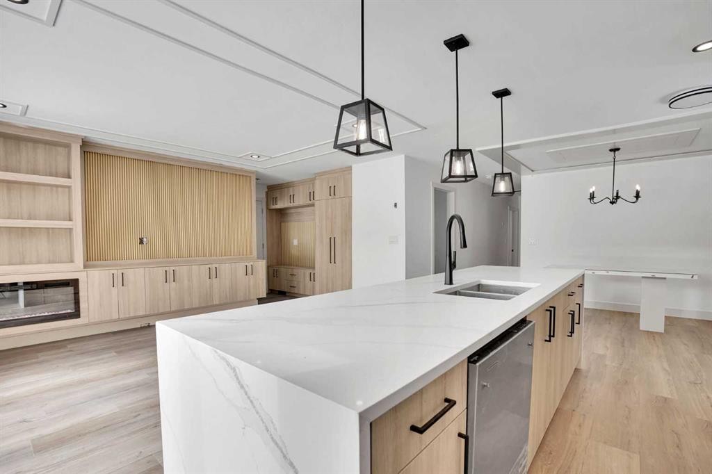 908 Stonehaven Road Sw, Calgary, AB - Indoor Photo Showing Kitchen With Double Sink