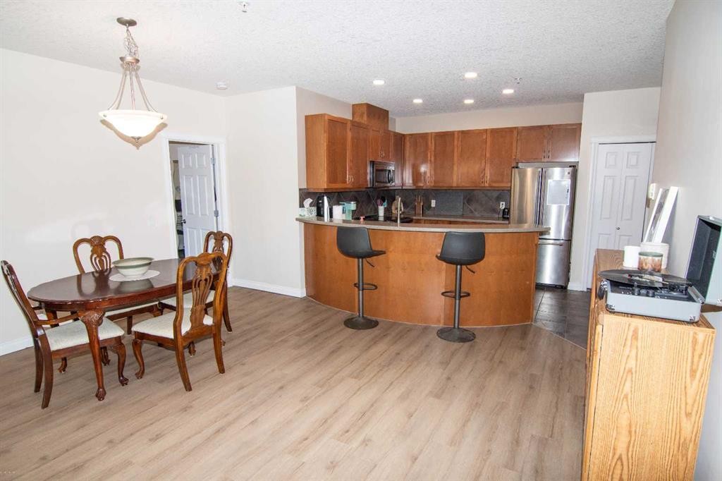 208-10 Hemlock Crescent Sw, Calgary, AB - Indoor