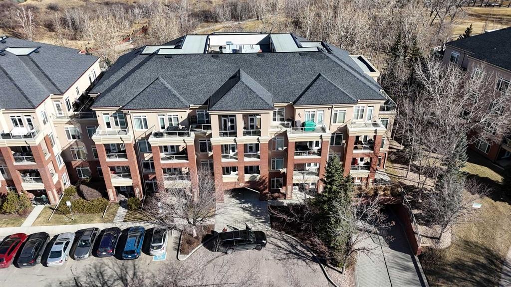 208-10 Hemlock Crescent Sw, Calgary, AB - Outdoor