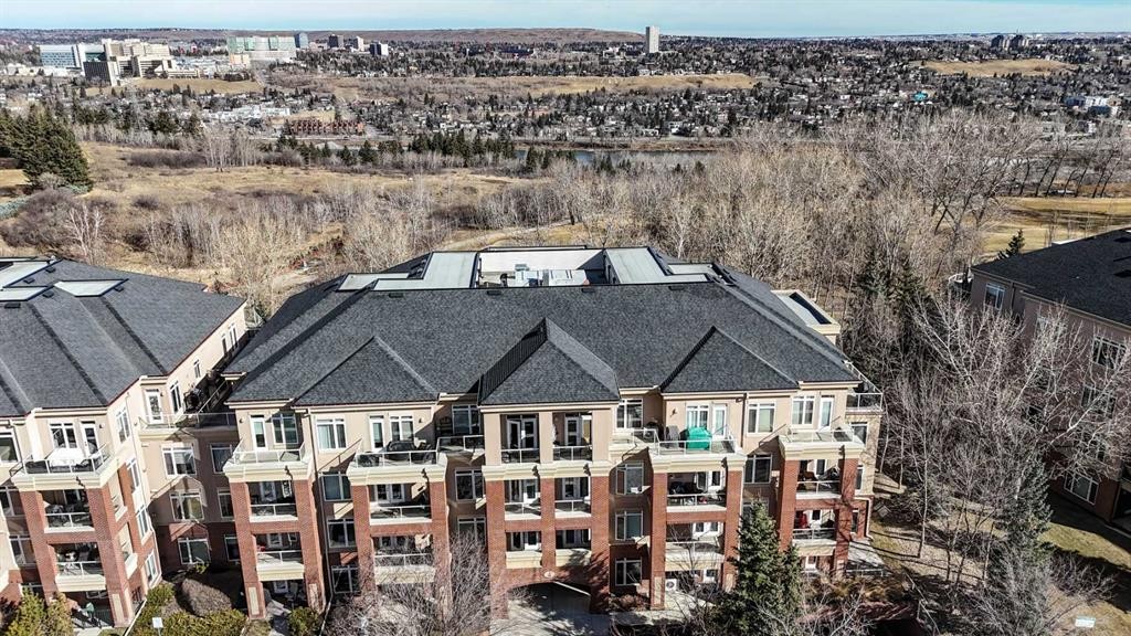 208-10 Hemlock Crescent Sw, Calgary, AB - Outdoor