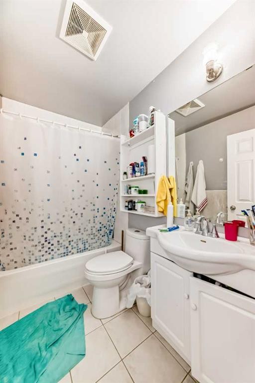 659 Maryvale Way Ne, Calgary, AB - Indoor Photo Showing Bathroom