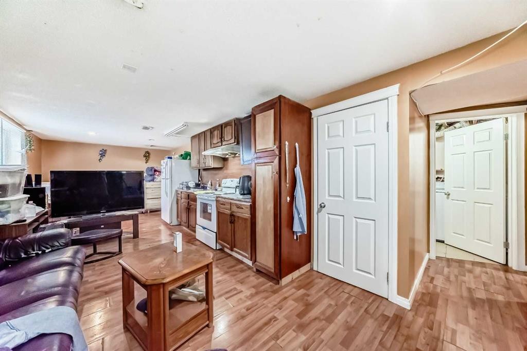 659 Maryvale Way Ne, Calgary, AB - Indoor