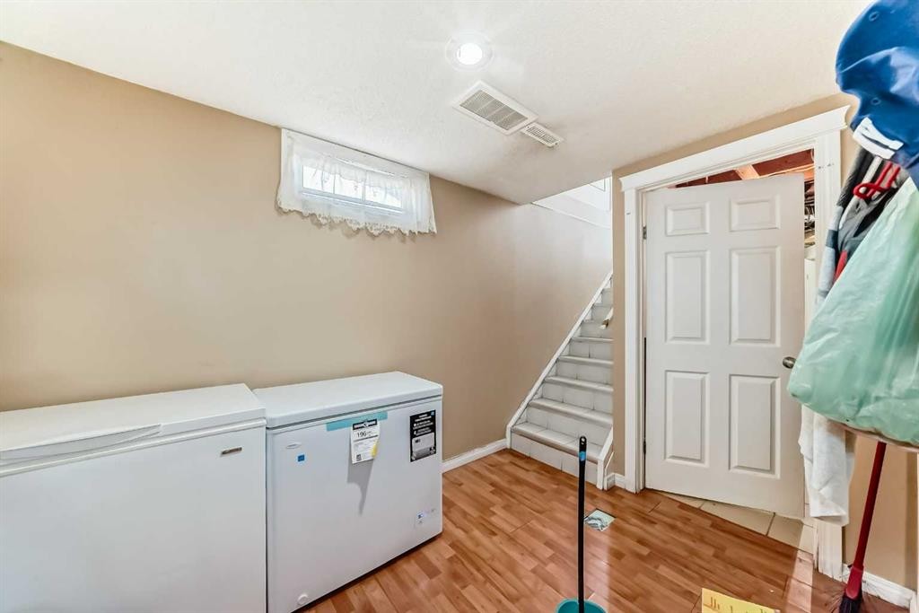 659 Maryvale Way Ne, Calgary, AB - Indoor Photo Showing Other Room