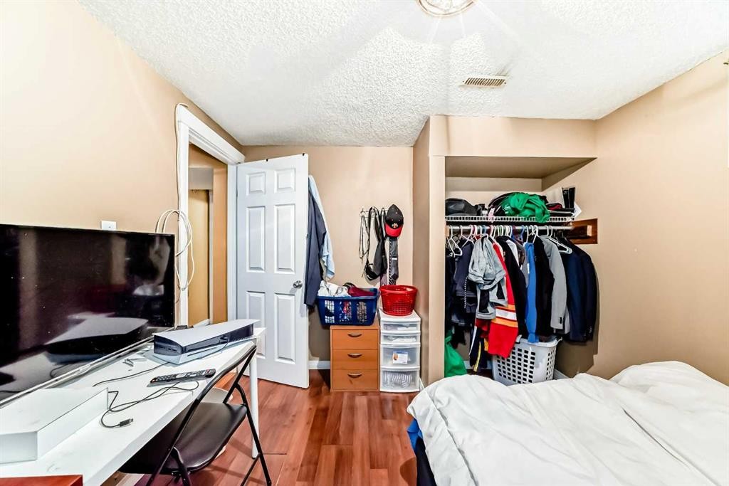 659 Maryvale Way Ne, Calgary, AB - Indoor