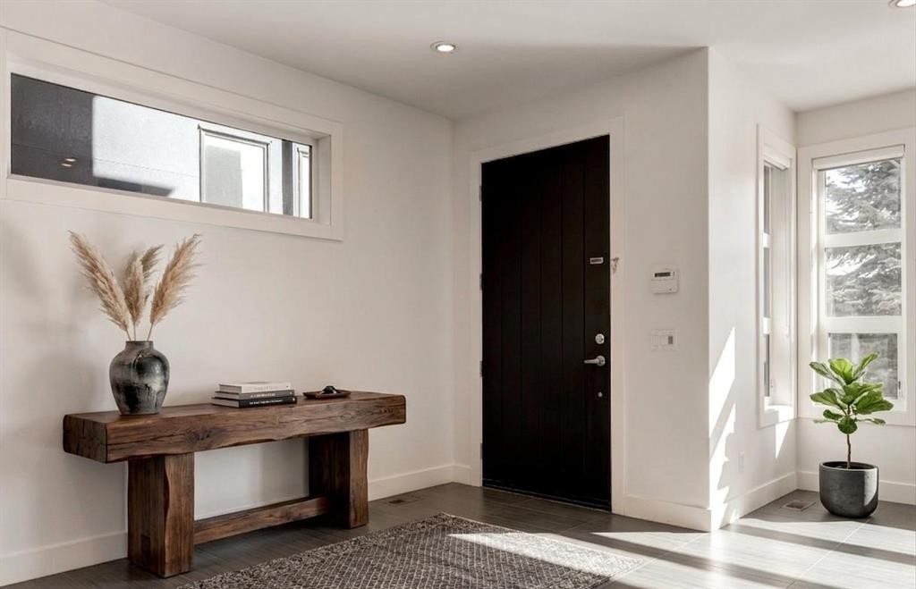 1711 27 Street Sw, Calgary, AB - Indoor Photo Showing Other Room