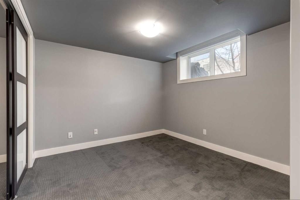 1711 27 Street Sw, Calgary, AB - Indoor Photo Showing Other Room