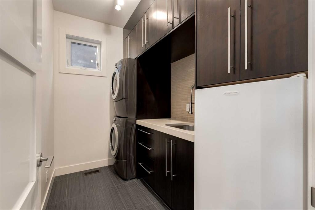 1711 27 Street Sw, Calgary, AB - Indoor