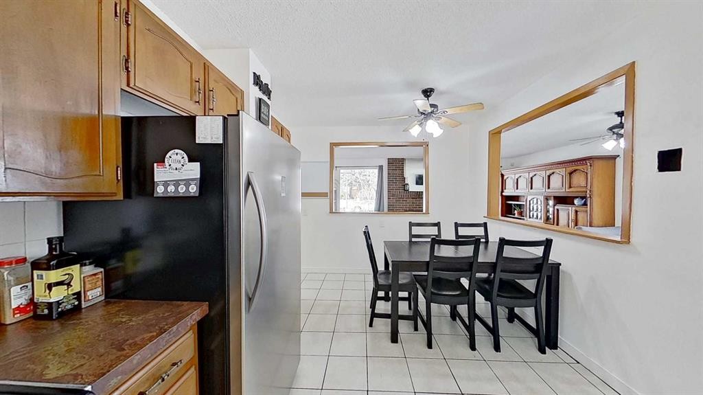 315 Pinecrest Crescent Ne, Calgary, AB - Indoor