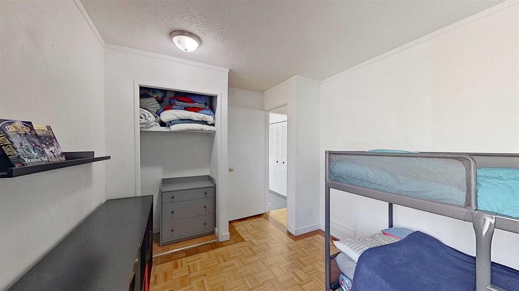 315 Pinecrest Crescent Ne, Calgary, AB - Indoor