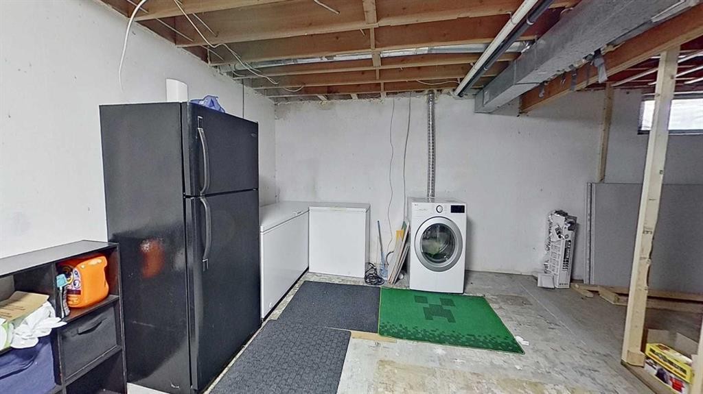 315 Pinecrest Crescent Ne, Calgary, AB - Indoor Photo Showing Basement