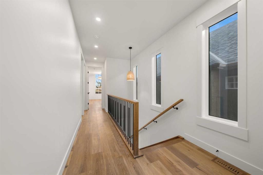 2232 30 Avenue Sw, Calgary, AB - Indoor Photo Showing Other Room