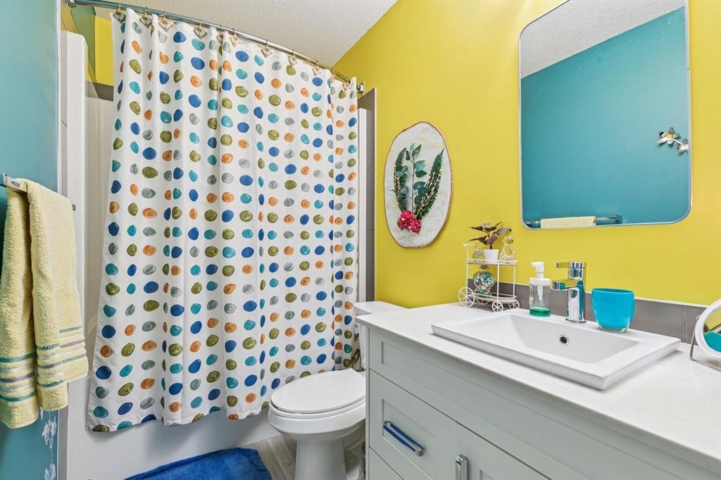 4404-200 Seton Circle Se, Calgary, AB - Indoor Photo Showing Bathroom