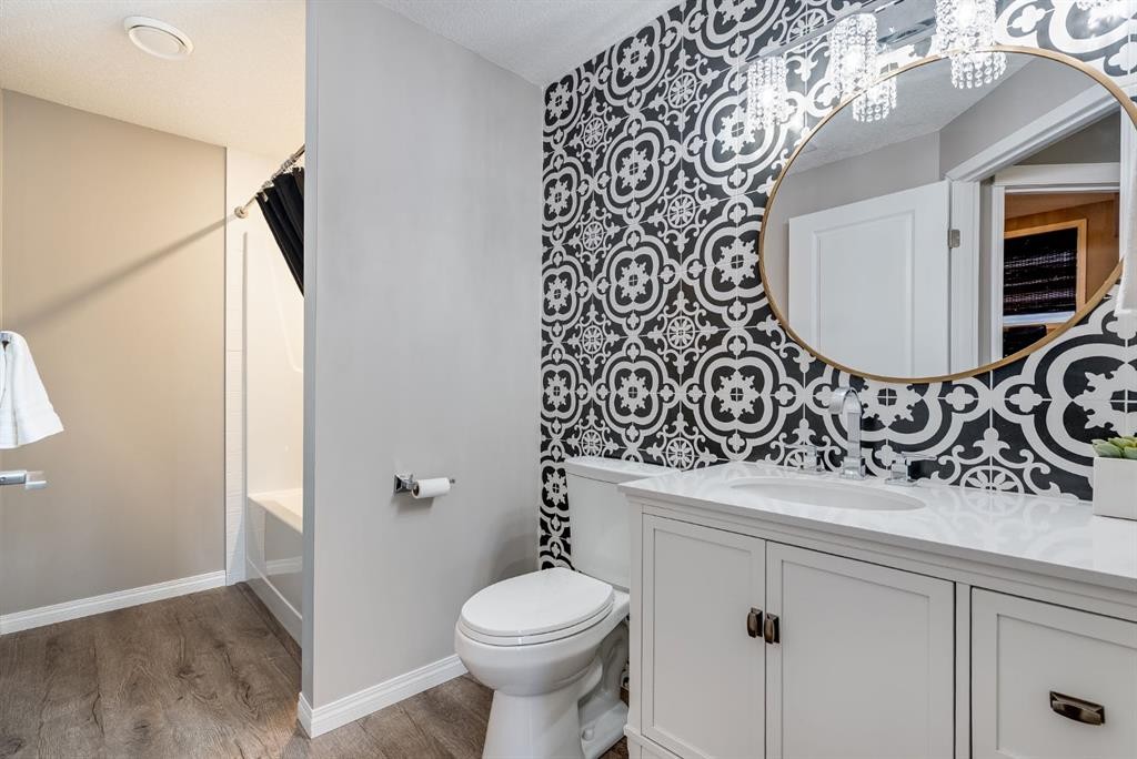 117 Mahogany Place Se, Calgary, AB - Indoor Photo Showing Bathroom