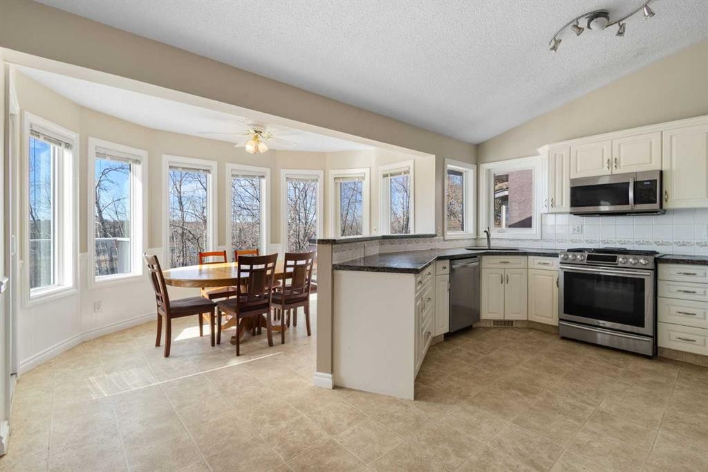 103 Riverside Way Se, Calgary, AB - Indoor