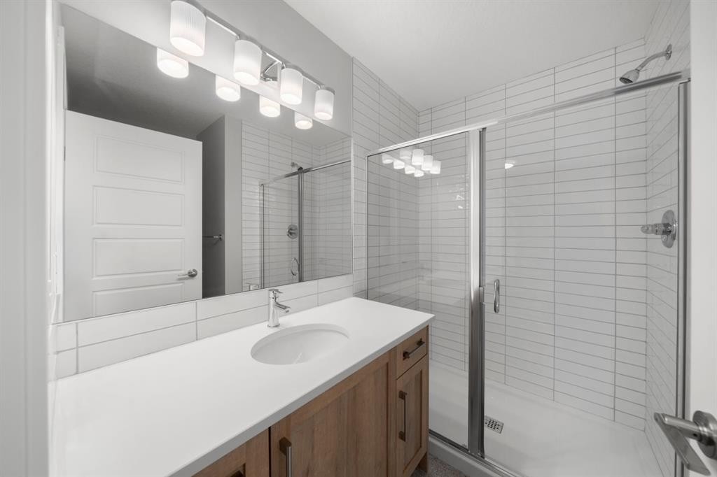 37 Sora Gate Se, Calgary, AB - Indoor Photo Showing Bathroom