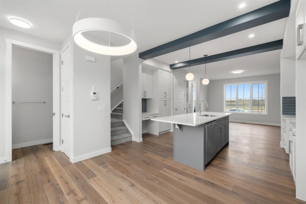 37 Sora Gate Se, Calgary, AB - Indoor Photo Showing Kitchen