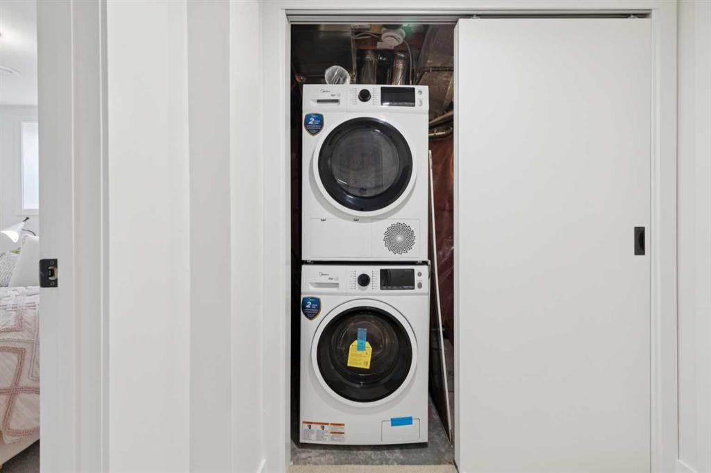 4547 Passchendaele Road Sw, Calgary, AB - Indoor Photo Showing Laundry Room
