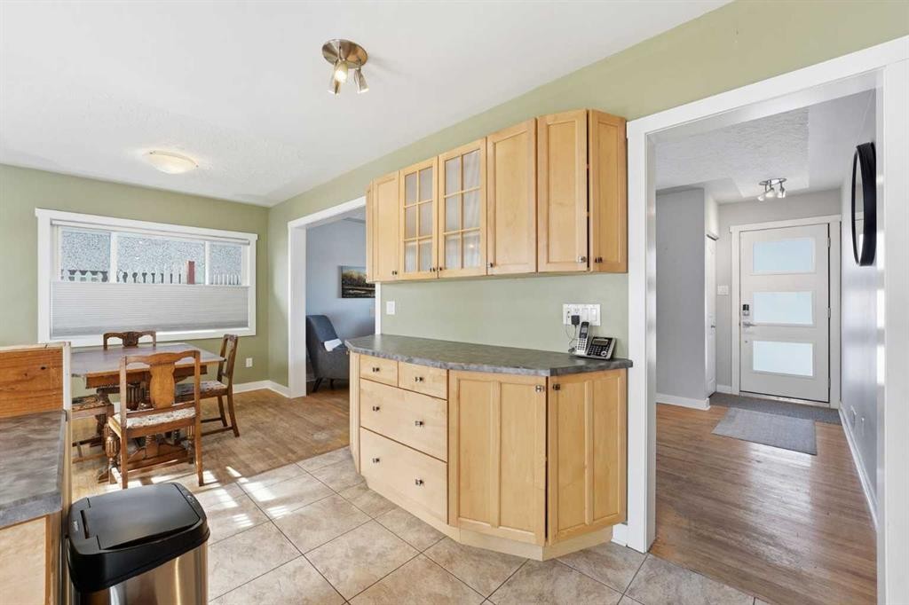 1 Thorncliffe Crescent Nw, Calgary, AB - Indoor