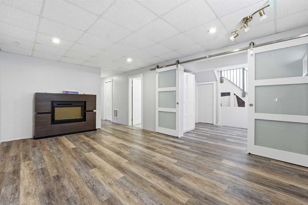 1 Thorncliffe Crescent Nw, Calgary, AB - Indoor