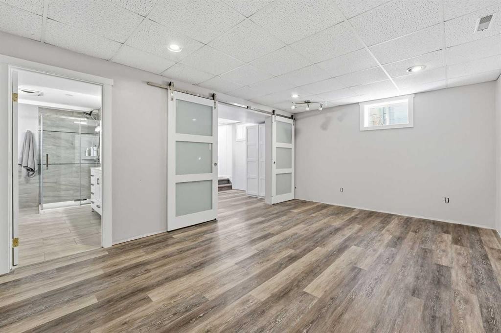 1 Thorncliffe Crescent Nw, Calgary, AB - Indoor