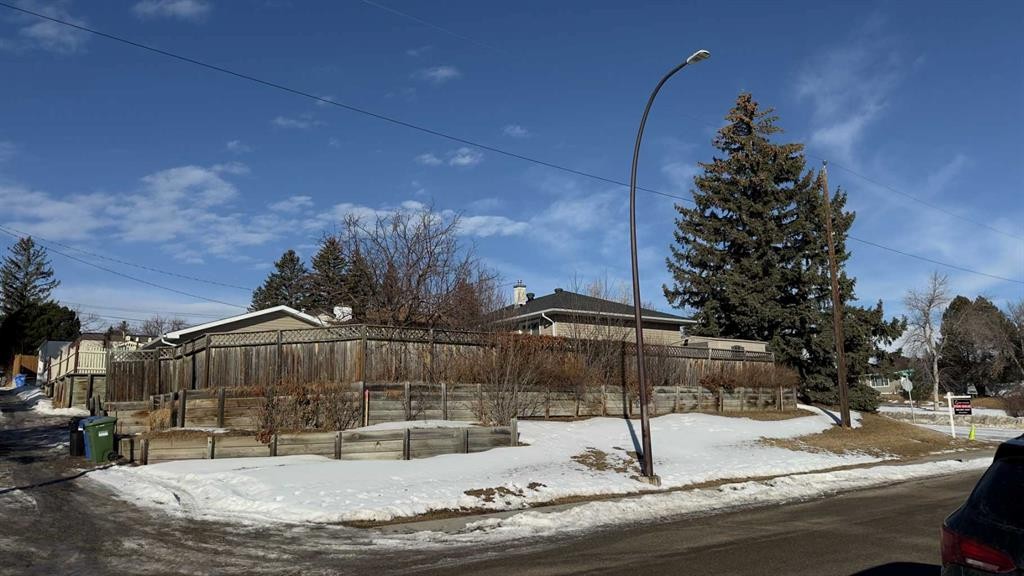 1 Thorncliffe Crescent Nw, Calgary, AB - Outdoor