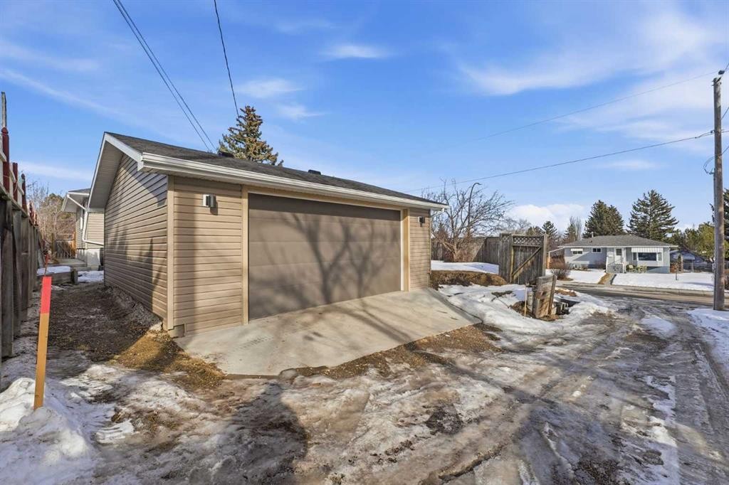1 Thorncliffe Crescent Nw, Calgary, AB - Outdoor