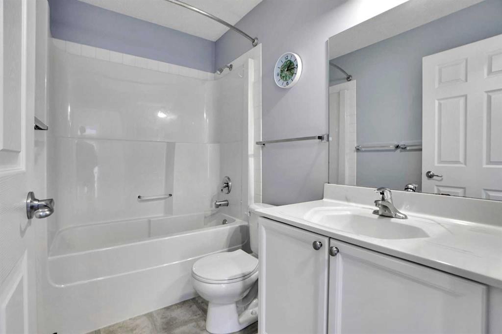 234 Saddlecreek Point Ne, Calgary, AB - Indoor Photo Showing Bathroom