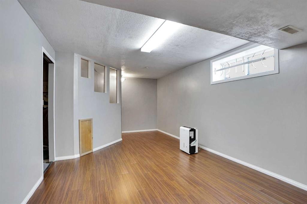 234 Saddlecreek Point Ne, Calgary, AB - Indoor Photo Showing Other Room