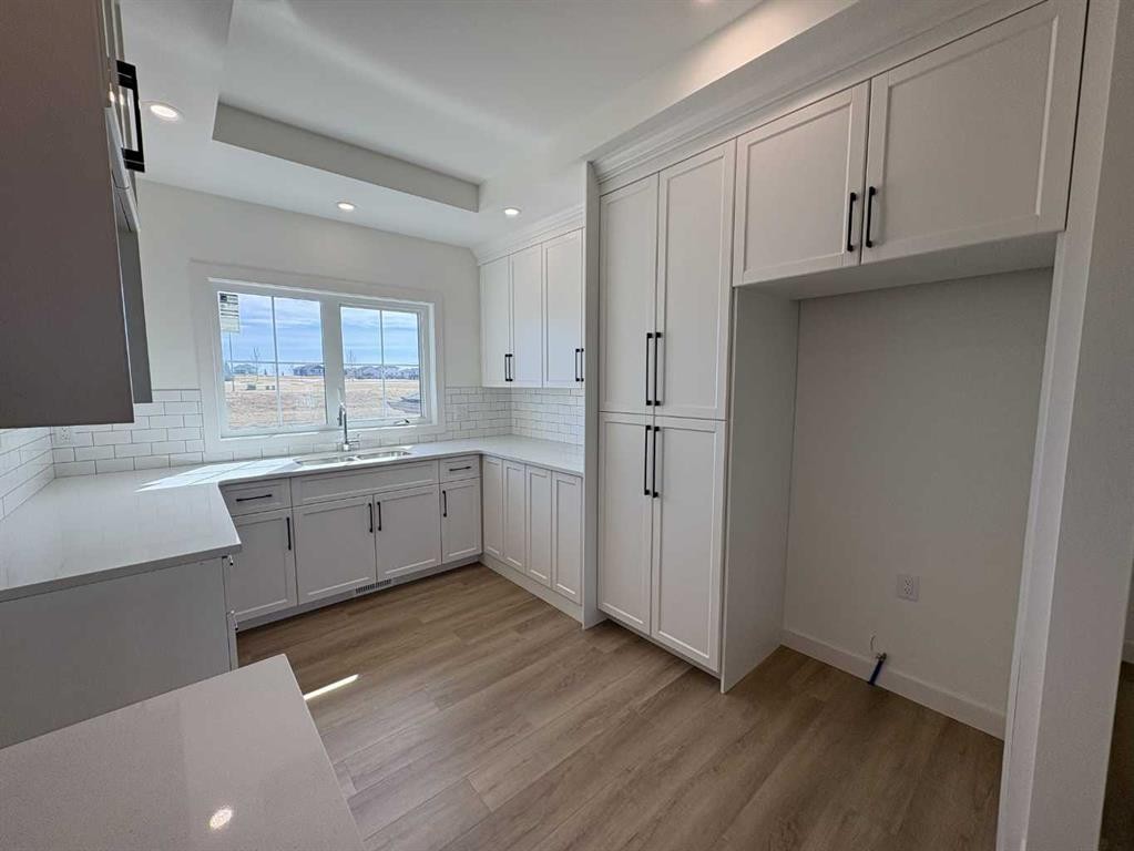 427 Meadowlark Way, Vulcan, AB - Indoor Photo Showing Kitchen