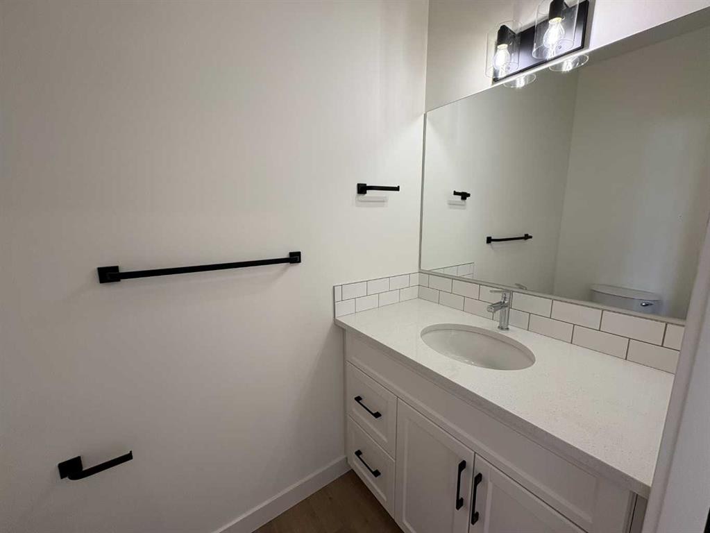 427 Meadowlark Way, Vulcan, AB - Indoor Photo Showing Bathroom