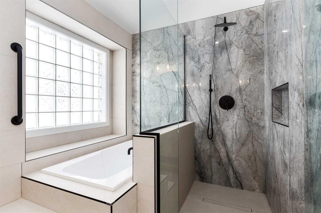 58 Edgevalley Close Nw, Calgary, AB - Indoor Photo Showing Bathroom