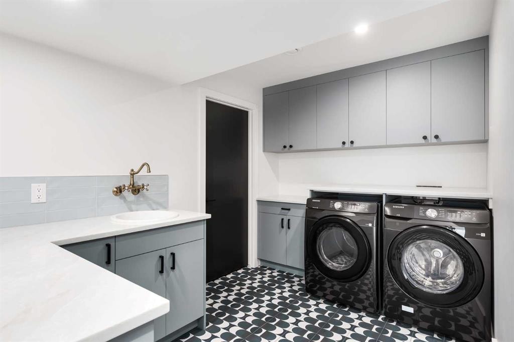 58 Edgevalley Close Nw, Calgary, AB - Indoor Photo Showing Laundry Room
