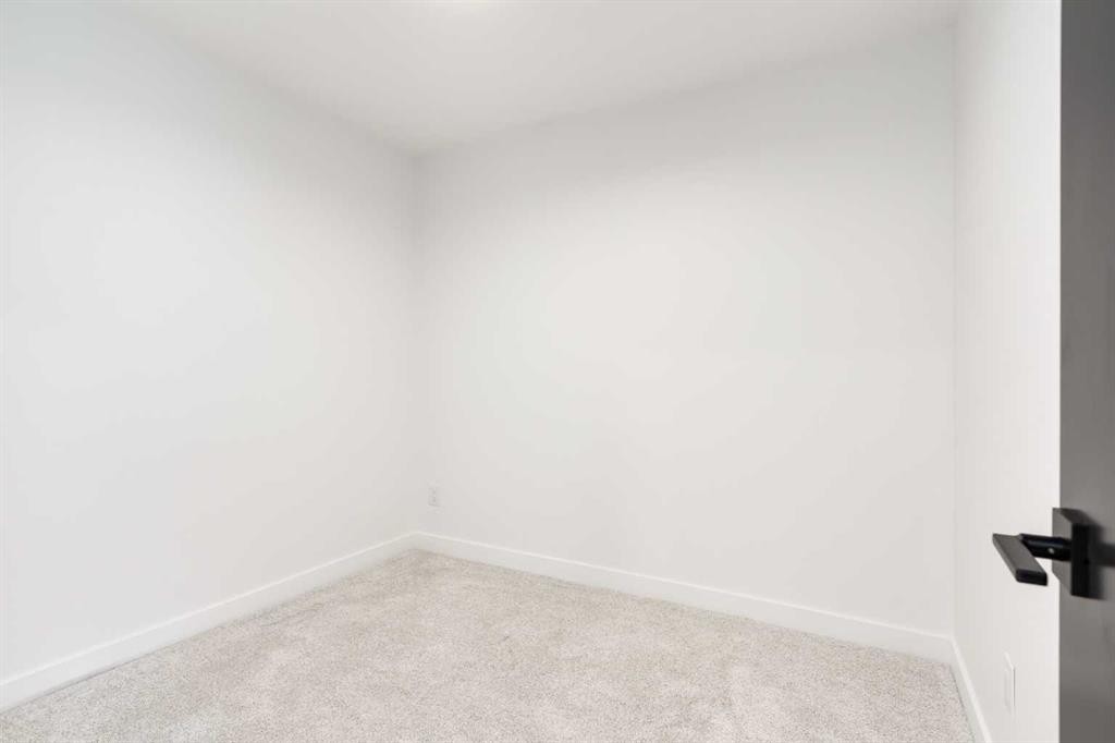 58 Edgevalley Close Nw, Calgary, AB - Indoor Photo Showing Other Room